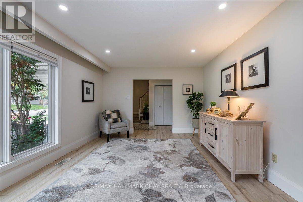 56 Marshall Street, Barrie (Allandale Centre), Ontario  L4N 3S7 - Photo 5 - S12652012