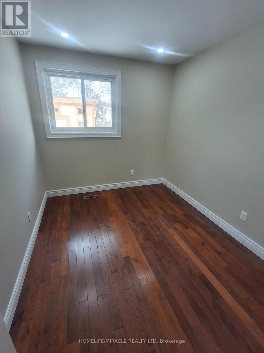 22 Graymar Road, Brampton, Ontario  L6S 1Z8 - Photo 20 - W12650644