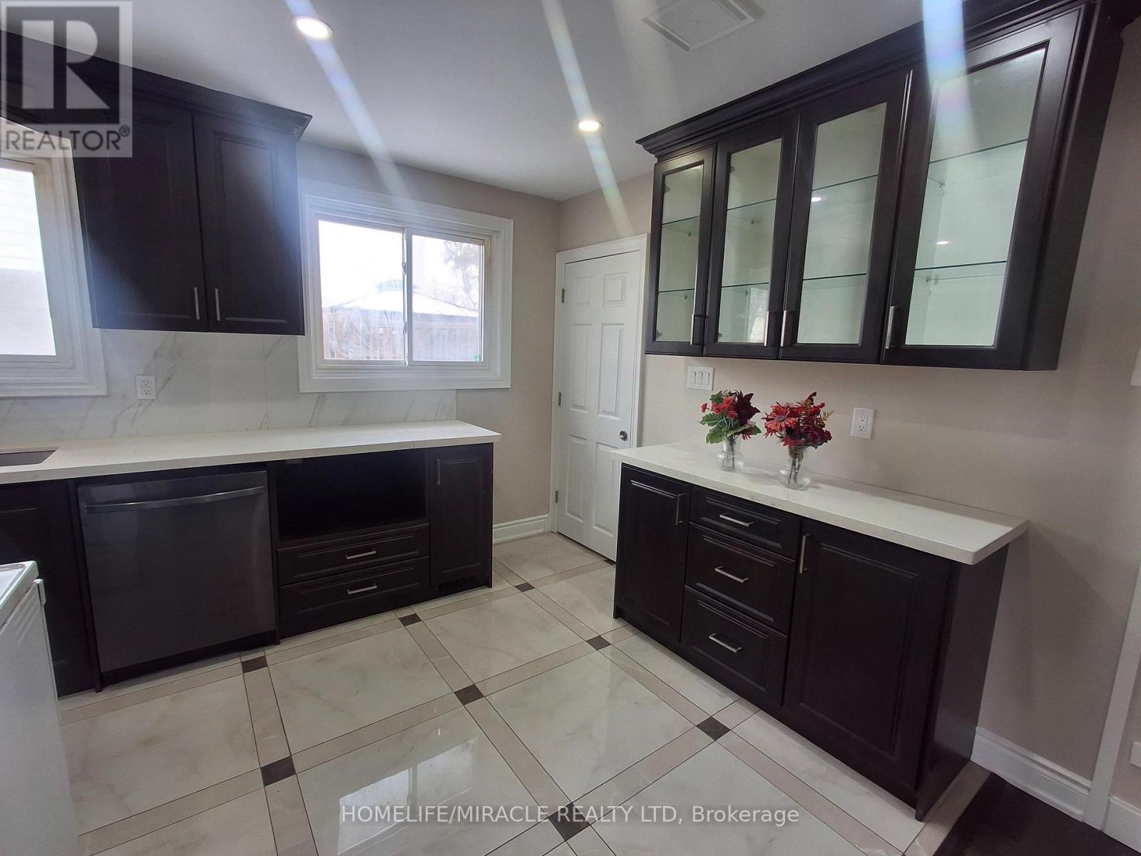 22 Graymar Road, Brampton, Ontario  L6S 1Z8 - Photo 24 - W12650644