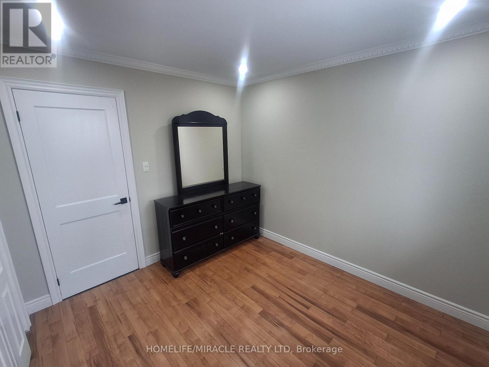 22 Graymar Road, Brampton, Ontario  L6S 1Z8 - Photo 15 - W12650644