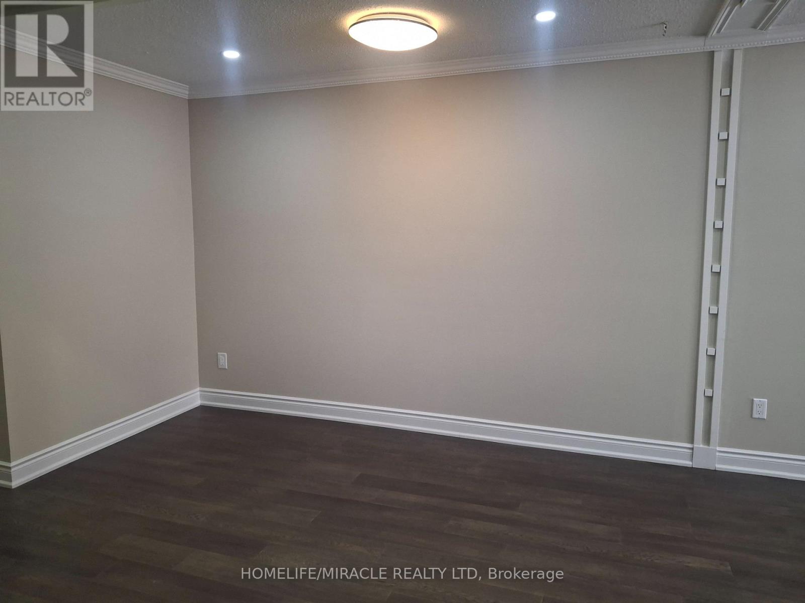 22 Graymar Road, Brampton, Ontario  L6S 1Z8 - Photo 8 - W12650644