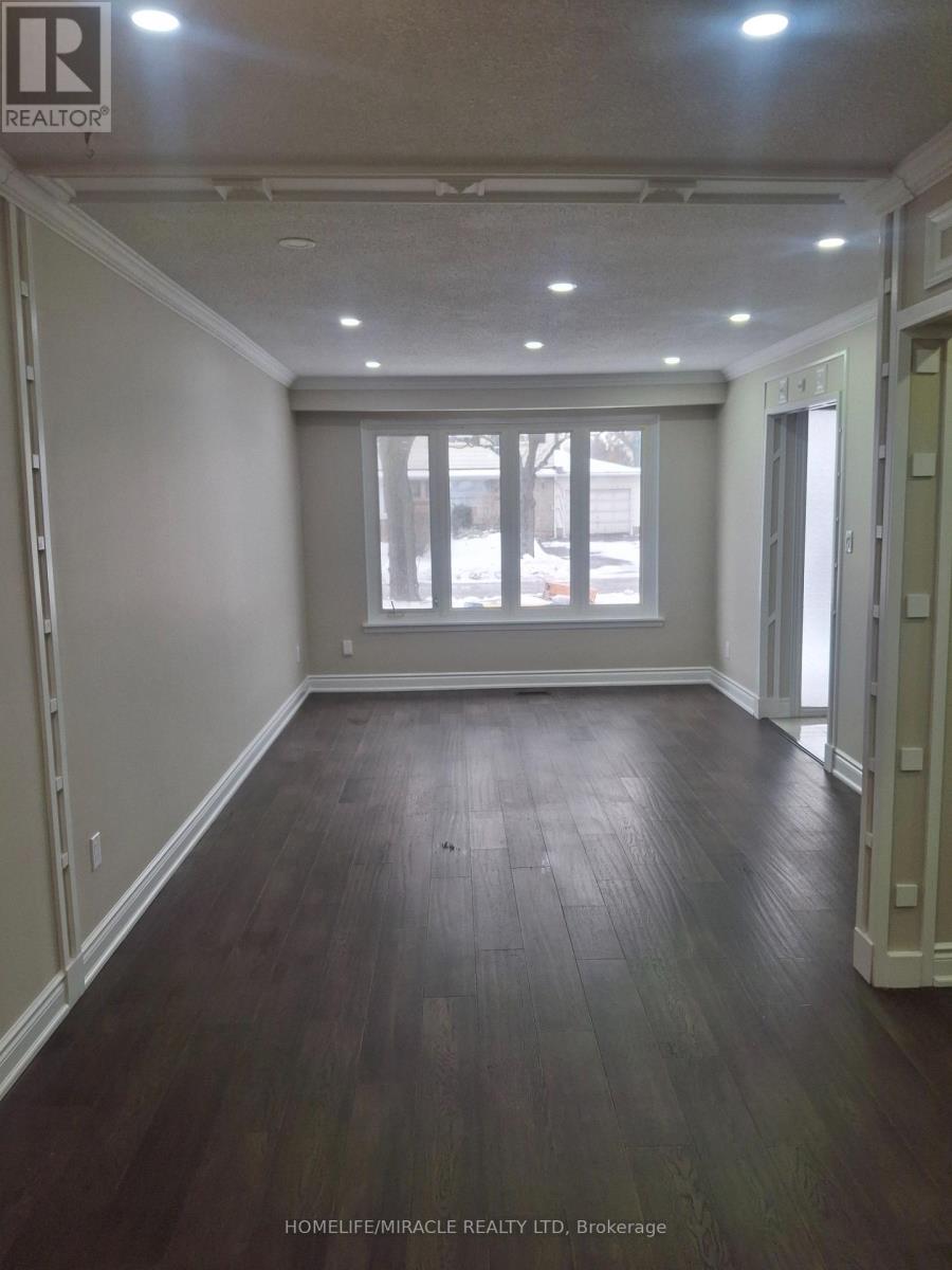 22 Graymar Road, Brampton, Ontario  L6S 1Z8 - Photo 6 - W12650644