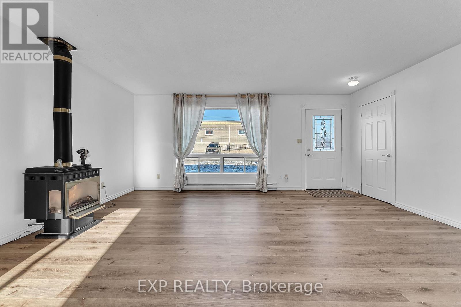 5 Crawford Drive, Marmora And Lake (Marmora Ward), Ontario  K0K 2M0 - Photo 8 - X12590704