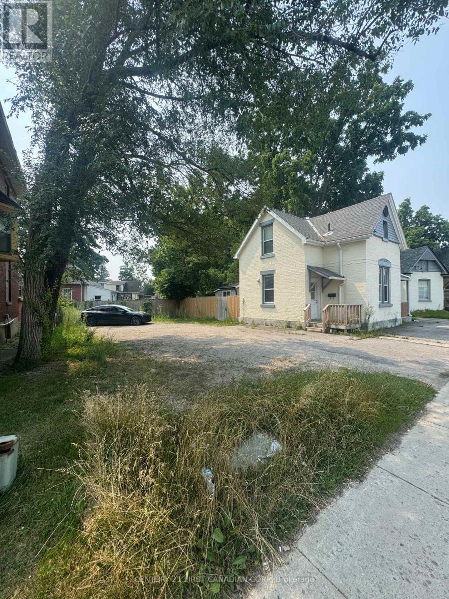 C - 28 Oxford Street W, London North, Ontario  N6H 1R3 - Photo 1 - X12651908