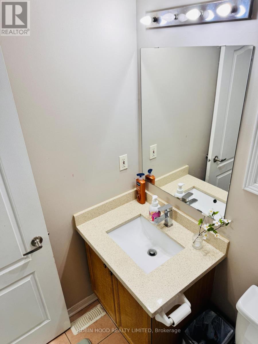 Main - 74 Pennyroyal Crescent, Brampton, Ontario  L6S 6J6 - Photo 11 - W12651948