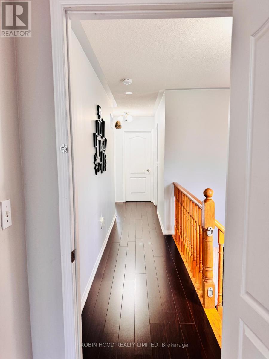 Main - 74 Pennyroyal Crescent, Brampton, Ontario  L6S 6J6 - Photo 13 - W12651948