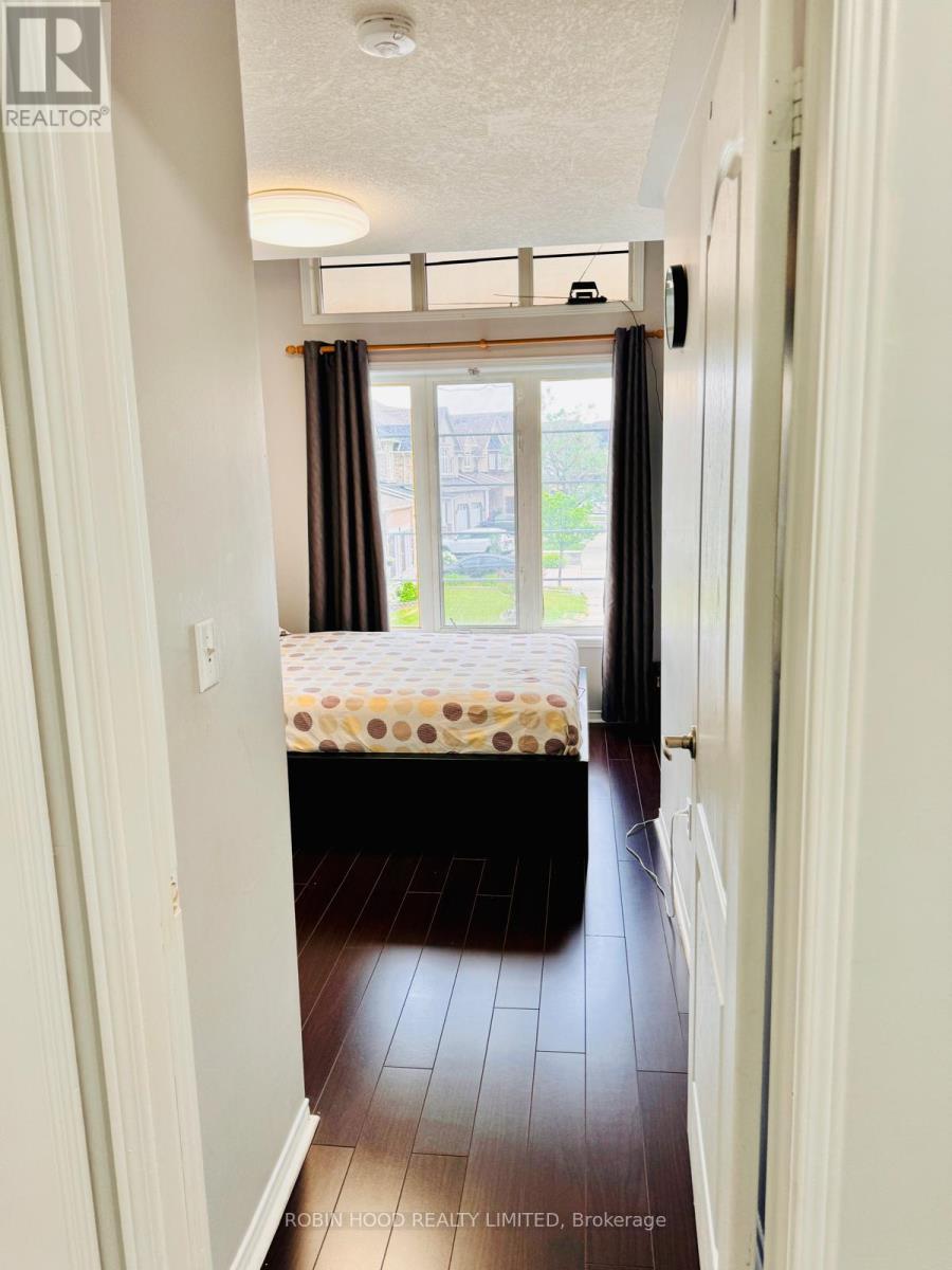 Main - 74 Pennyroyal Crescent, Brampton, Ontario  L6S 6J6 - Photo 16 - W12651948