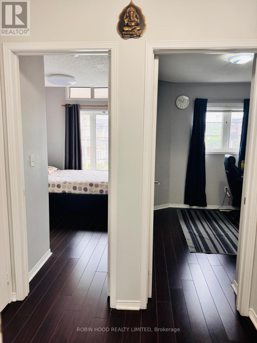 Main - 74 Pennyroyal Crescent, Brampton, Ontario  L6S 6J6 - Photo 18 - W12651948