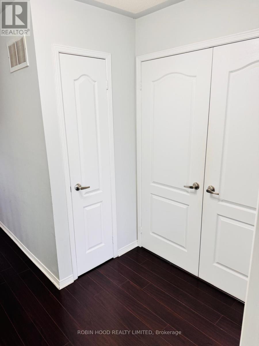 Main - 74 Pennyroyal Crescent, Brampton, Ontario  L6S 6J6 - Photo 19 - W12651948