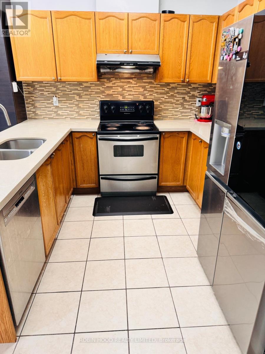 Main - 74 Pennyroyal Crescent, Brampton, Ontario  L6S 6J6 - Photo 2 - W12651948