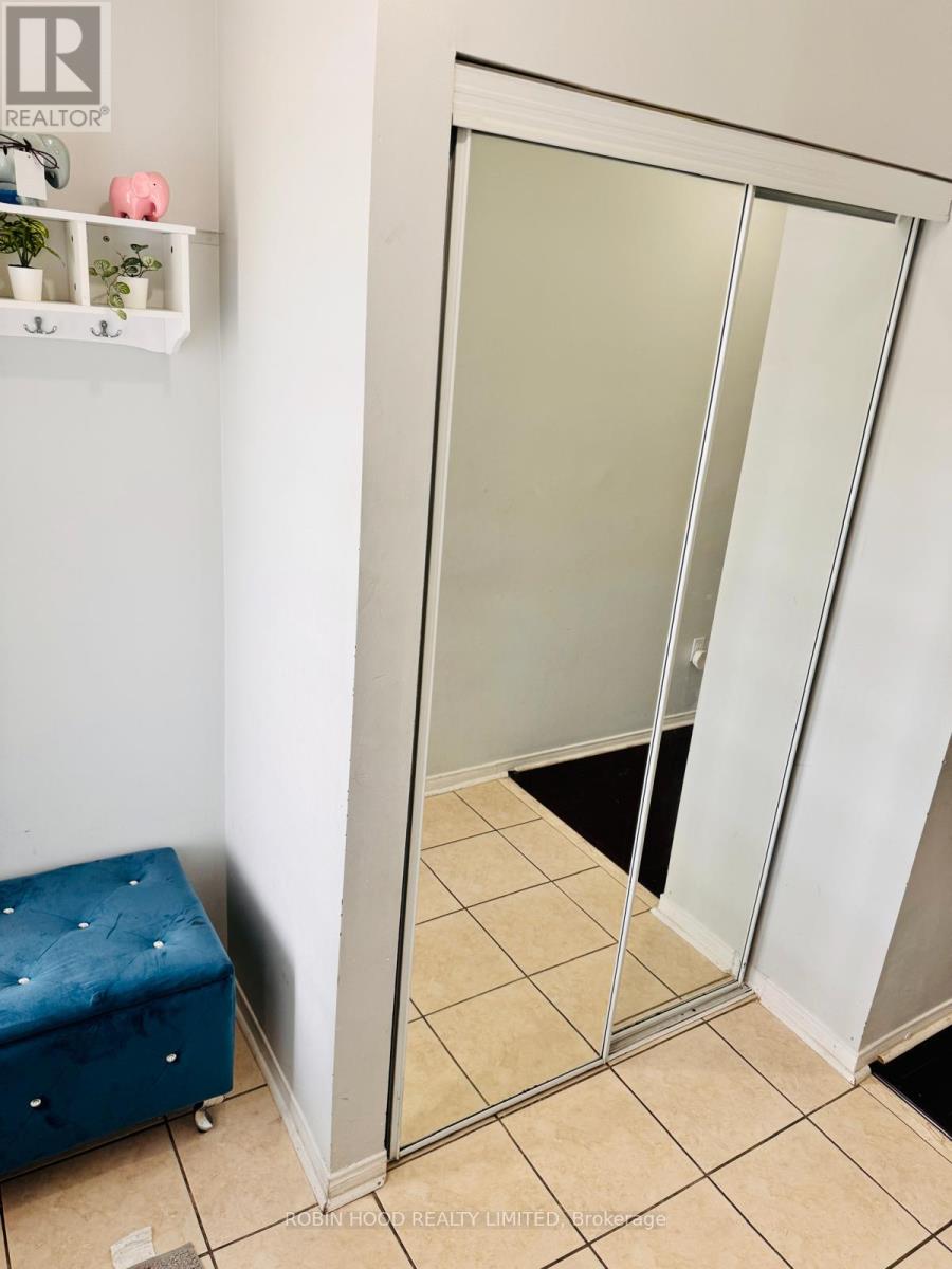 Main - 74 Pennyroyal Crescent, Brampton, Ontario  L6S 6J6 - Photo 22 - W12651948