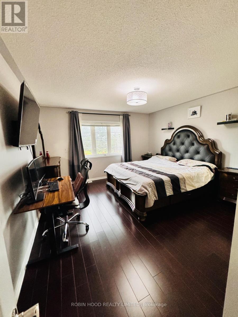 Main - 74 Pennyroyal Crescent, Brampton, Ontario  L6S 6J6 - Photo 5 - W12651948