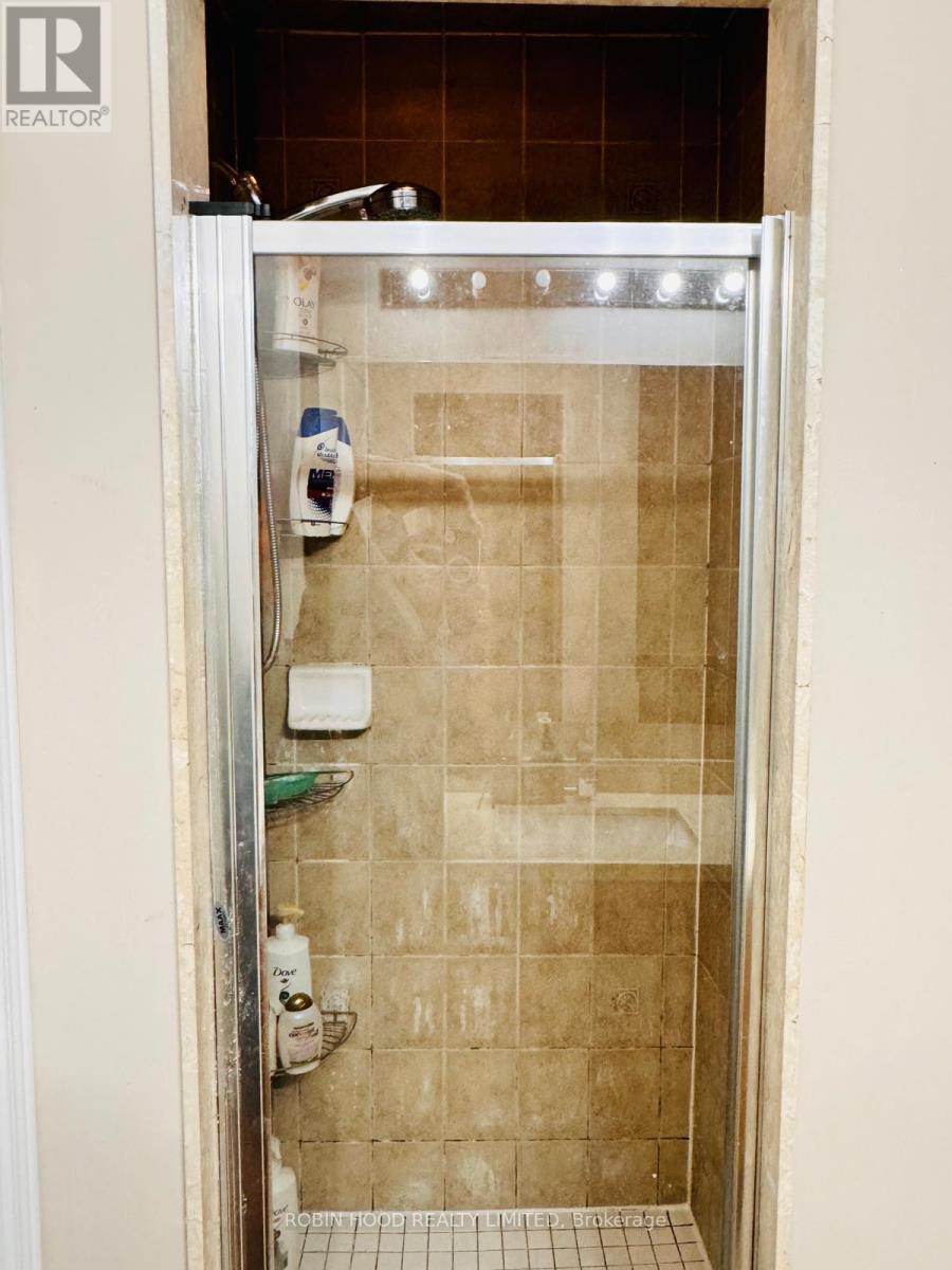 Main - 74 Pennyroyal Crescent, Brampton, Ontario  L6S 6J6 - Photo 6 - W12651948