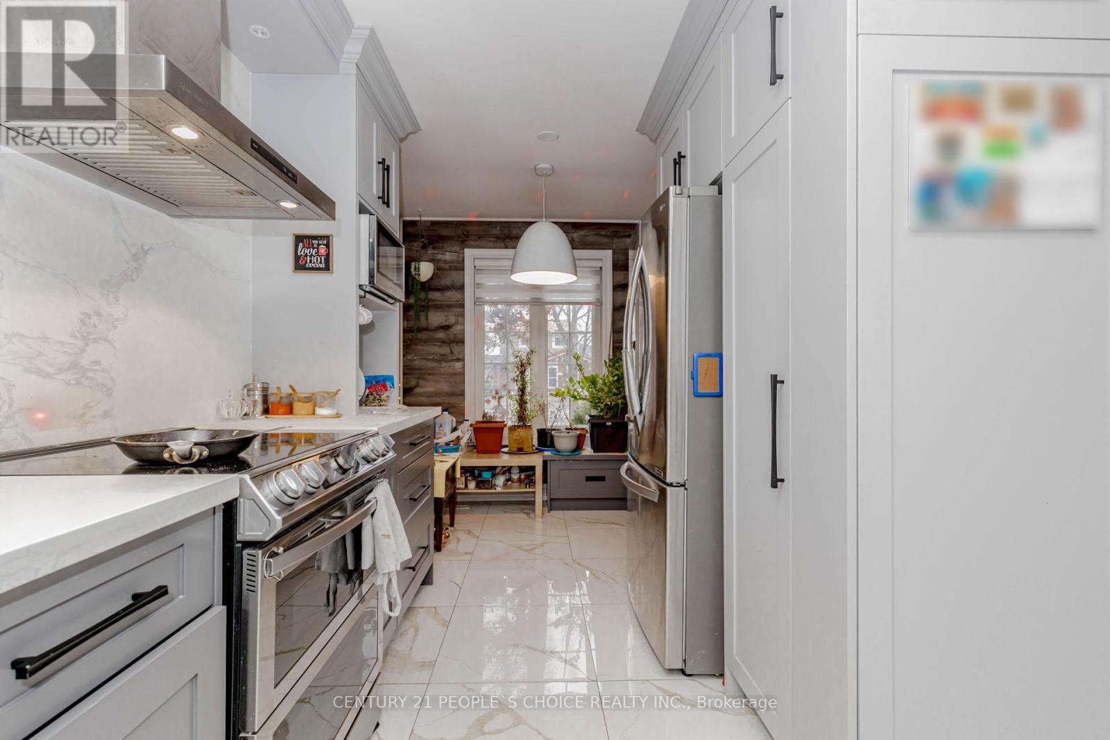 32 Elderwood Place, Brampton, Ontario  L6V 3N3 - Photo 6 - W12651968