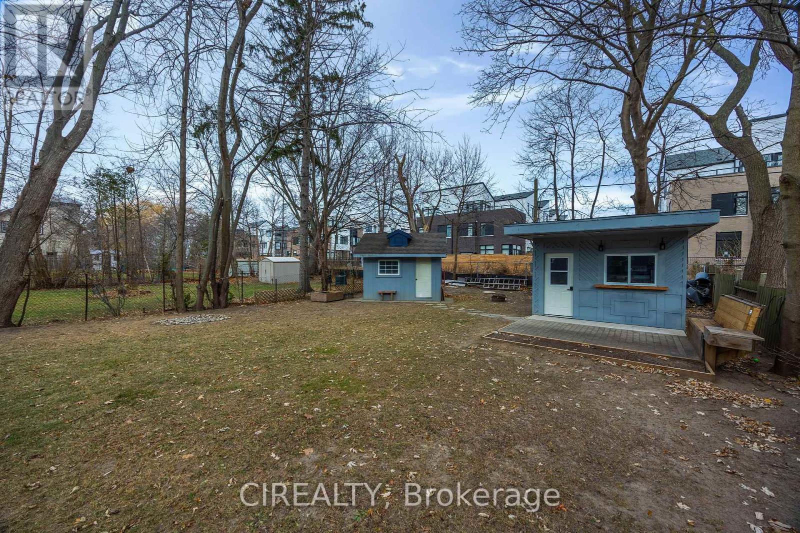 27 Pine Avenue S, Mississauga, Ontario  L5H 2P5 - Photo 10 - W12651994