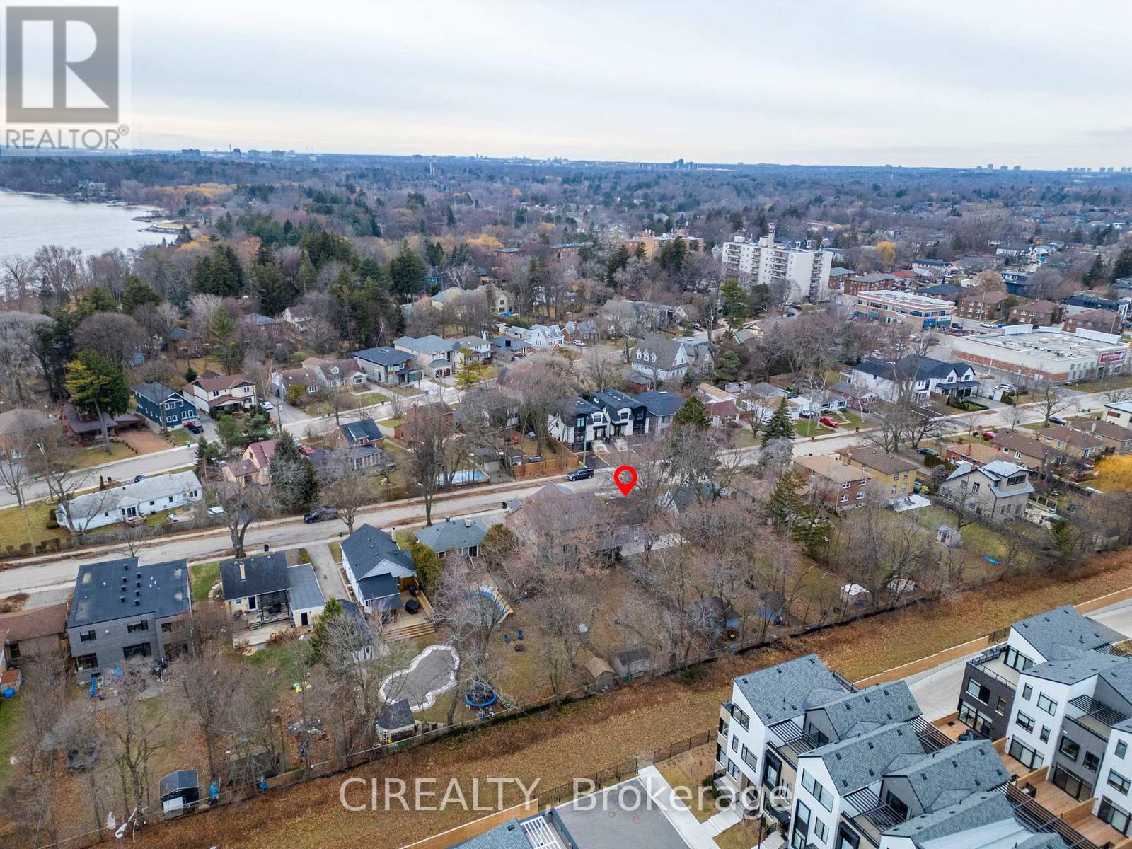 27 Pine Avenue S, Mississauga, Ontario  L5H 2P5 - Photo 15 - W12651994