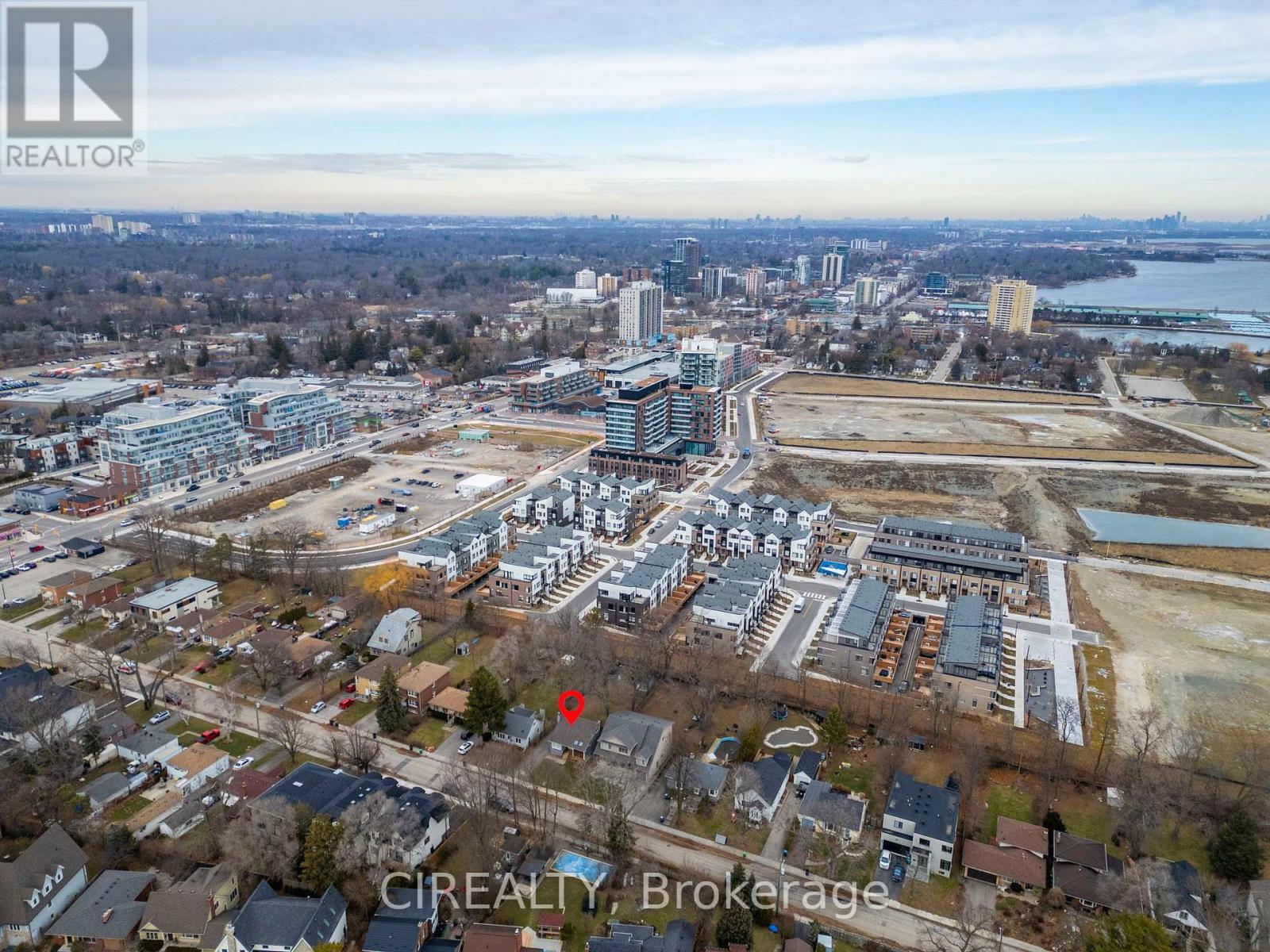 27 Pine Avenue S, Mississauga, Ontario  L5H 2P5 - Photo 22 - W12651994