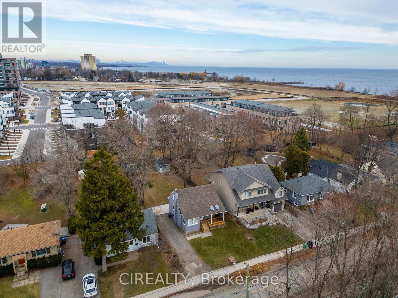 27 Pine Avenue S, Mississauga, Ontario  L5H 2P5 - Photo 25 - W12651994