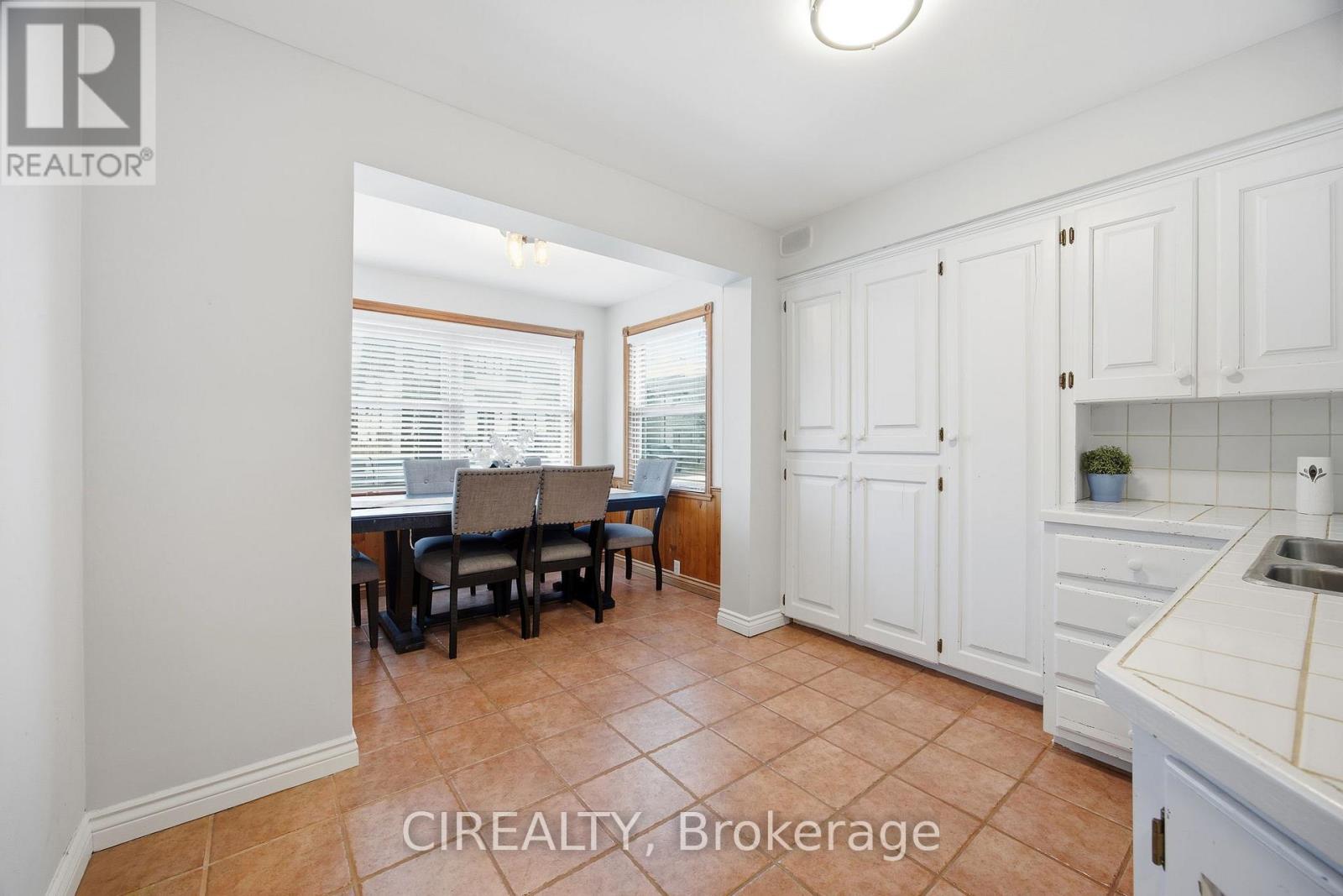 27 Pine Avenue S, Mississauga, Ontario  L5H 2P5 - Photo 38 - W12651994