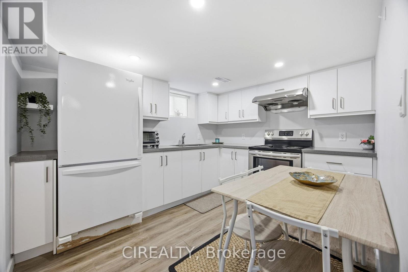 27 Pine Avenue S, Mississauga, Ontario  L5H 2P5 - Photo 43 - W12651994