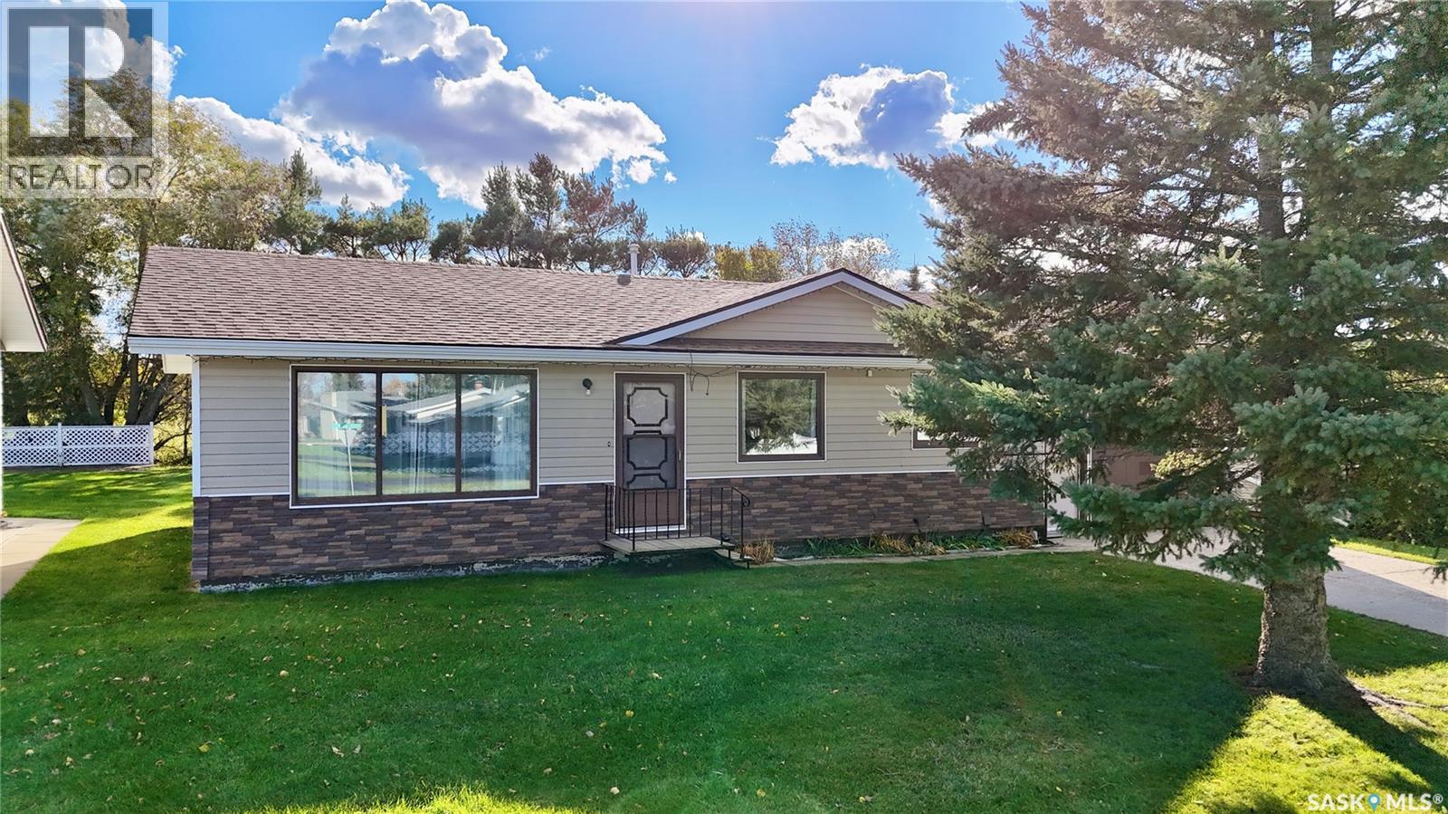 221 River Heights DRIVE, Langenburg, Saskatchewan