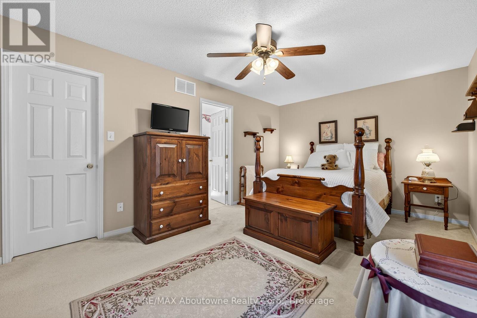 31 Elderberry Avenue, Grimsby, Ontario  L3M 5R5 - Photo 25 - X12442784