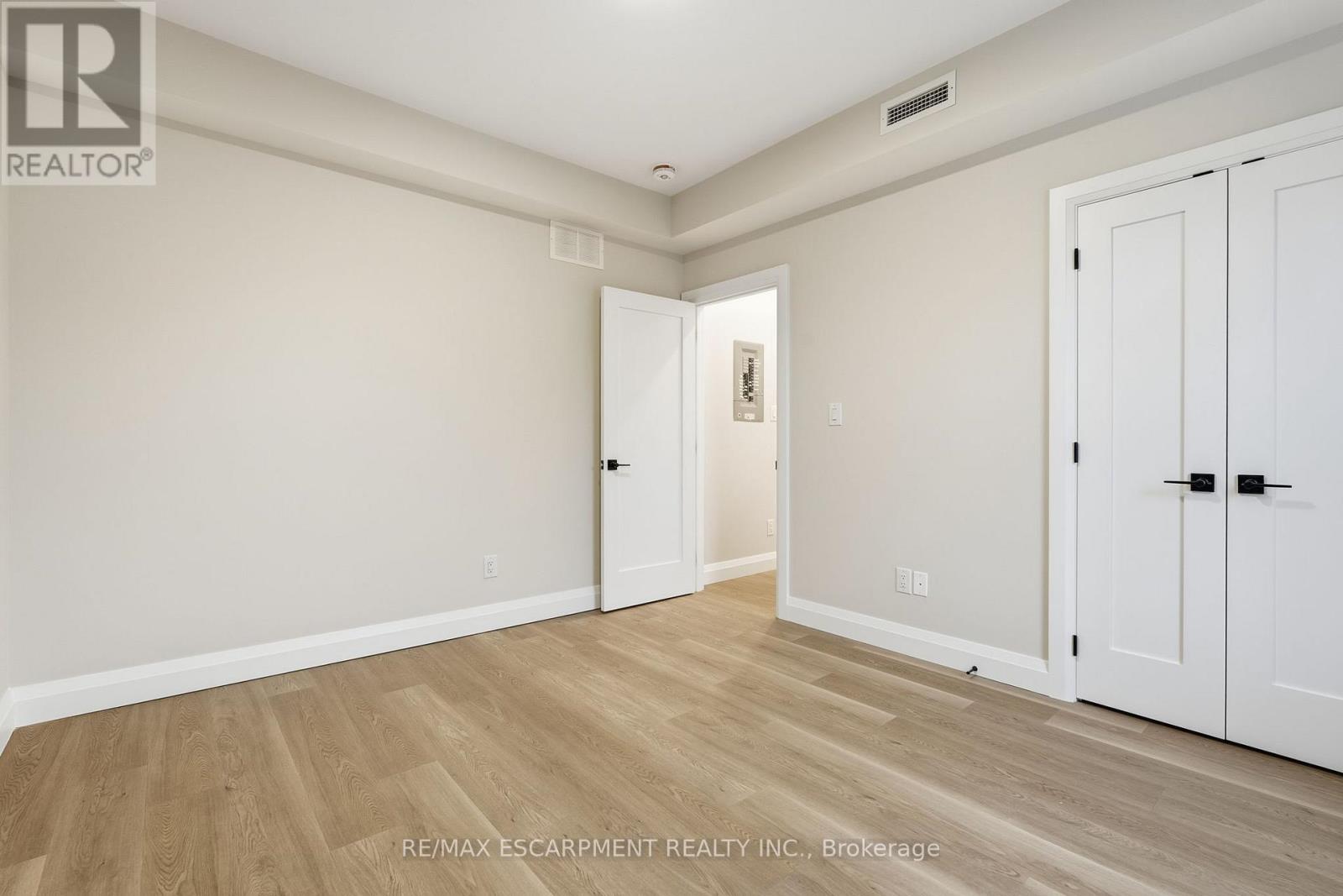 4 - 231 Park Street N, Hamilton, Ontario  L8L 1L9 - Photo 12 - X12652032