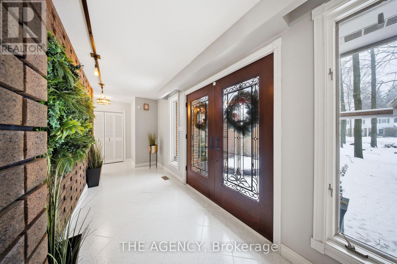 23 Cedarwood Crescent, King (Nobleton), Ontario  L0G 1N0 - Photo 5 - N12651984