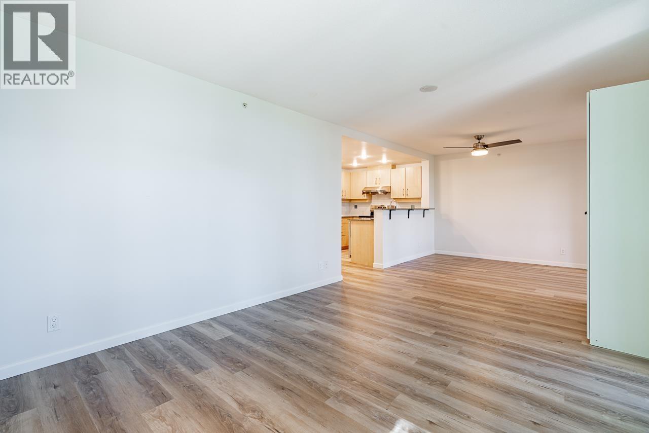 005 9298 University Crescent, Burnaby, British Columbia  V5A 4X8 - Photo 10 - R3075032