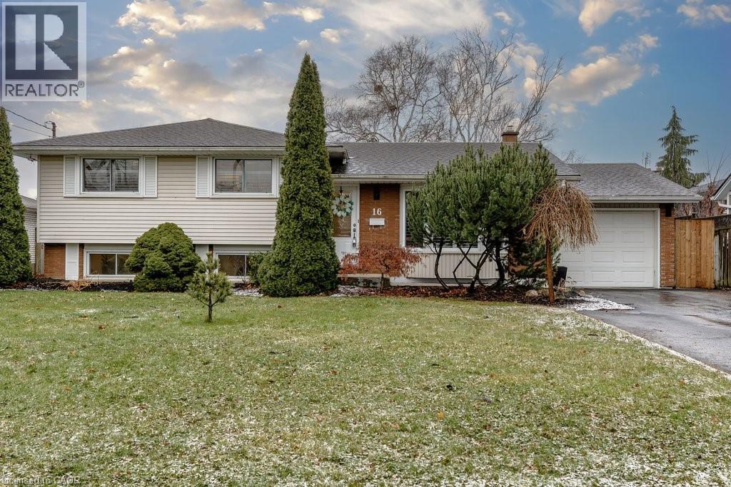 16 Old Oxford Road, St. Catharines, Ontario  L2M 2J9 - Photo 1 - 40795143