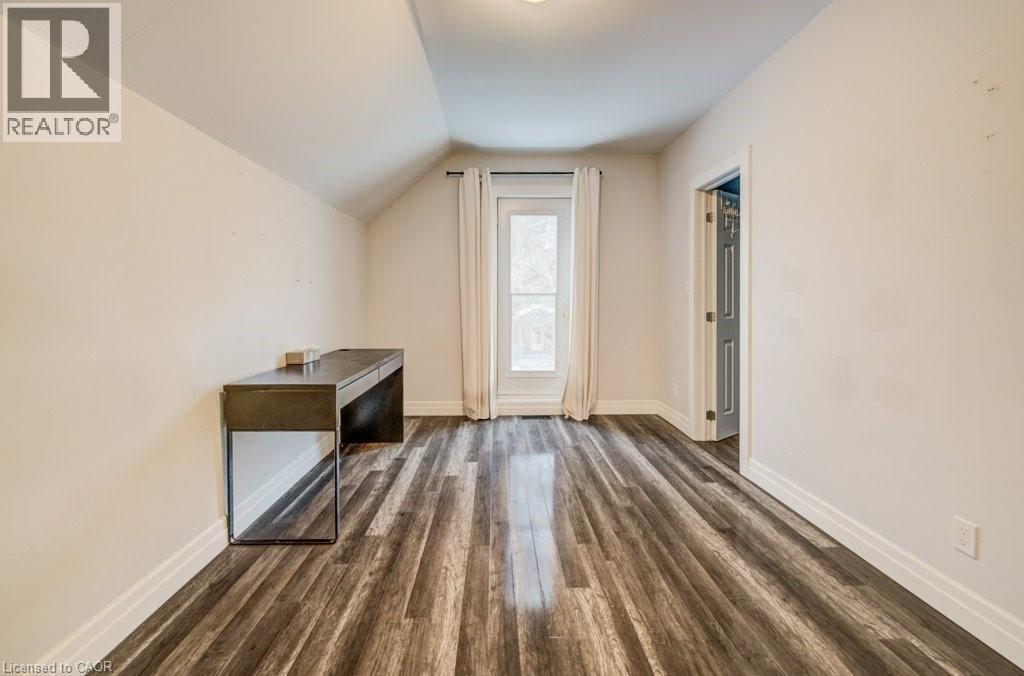 52 Chapel Street, Kitchener, Ontario  N2H 2T1 - Photo 18 - 40791720