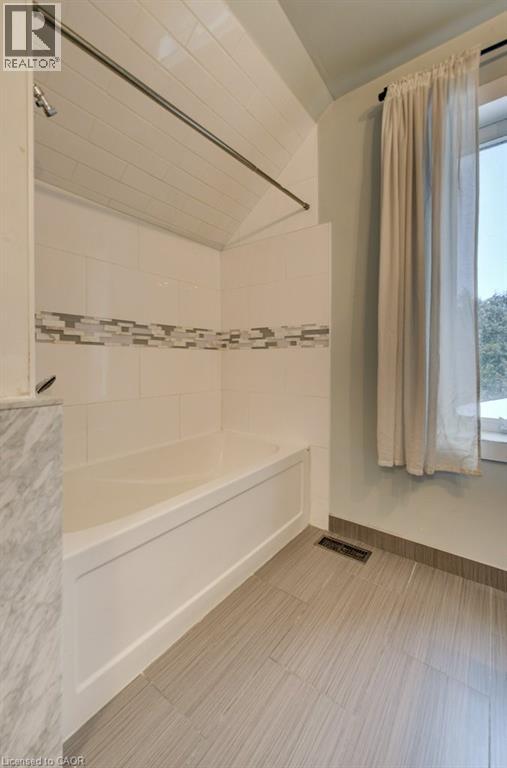 52 Chapel Street, Kitchener, Ontario  N2H 2T1 - Photo 24 - 40791720