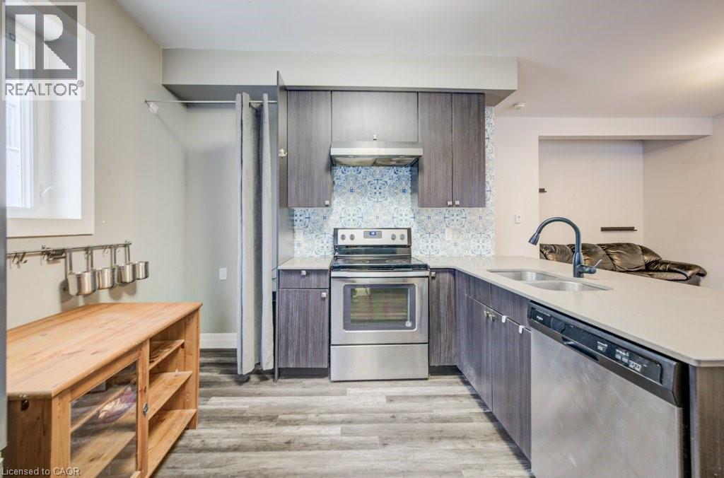 52 Chapel Street, Kitchener, Ontario  N2H 2T1 - Photo 11 - 40791720