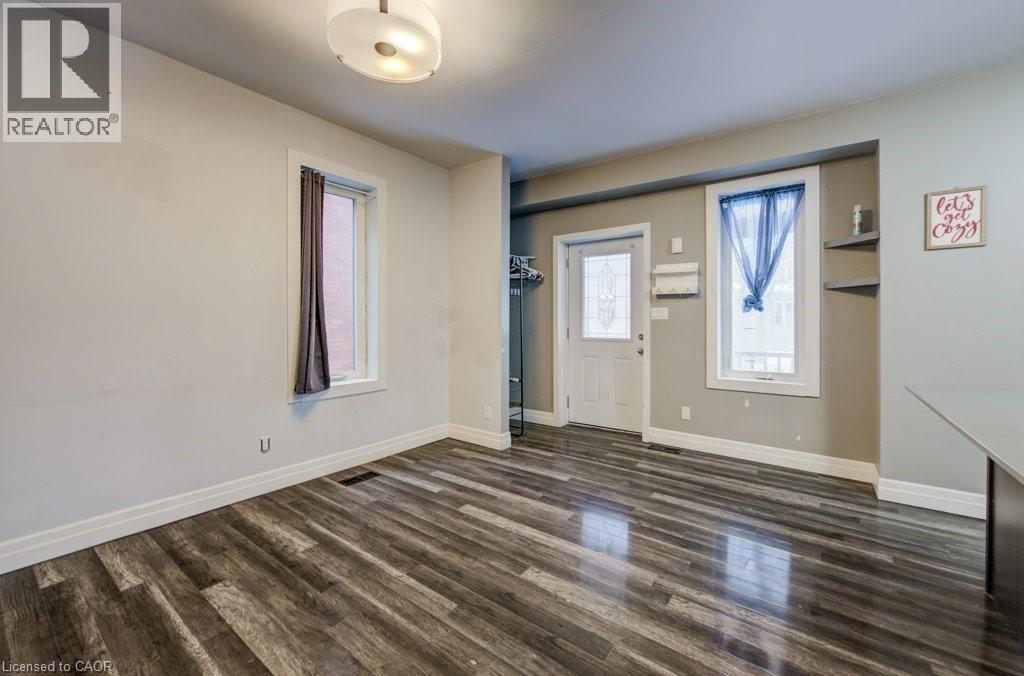 52 Chapel Street, Kitchener, Ontario  N2H 2T1 - Photo 9 - 40791720