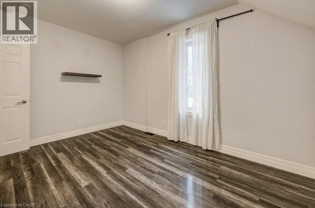 52 Chapel Street, Kitchener, Ontario  N2H 2T1 - Photo 16 - 40791720