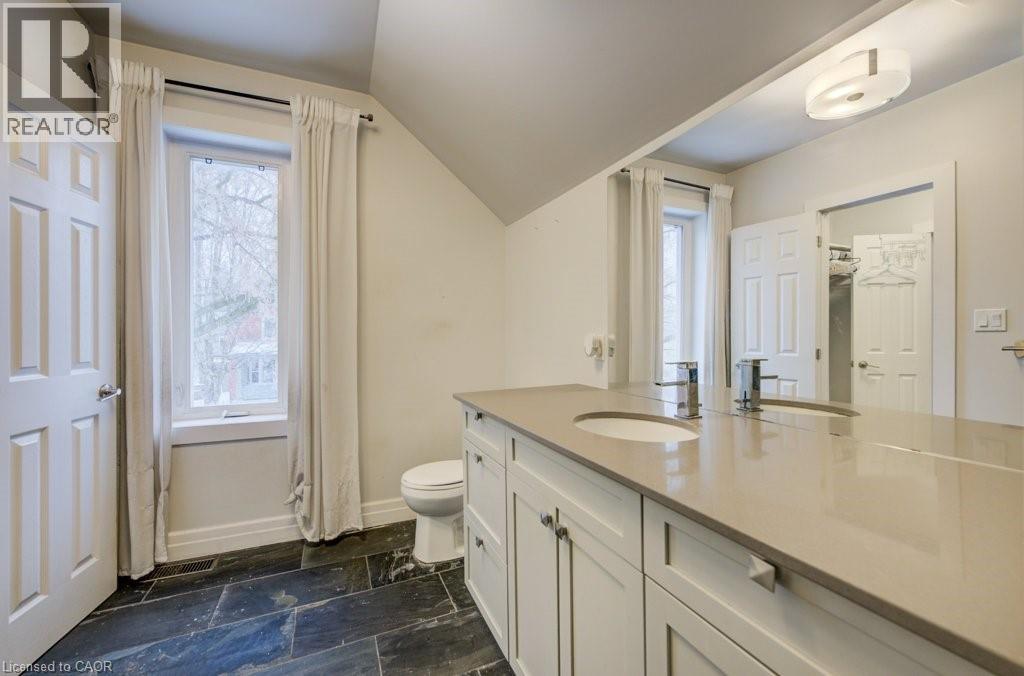 52 Chapel Street, Kitchener, Ontario  N2H 2T1 - Photo 21 - 40791720