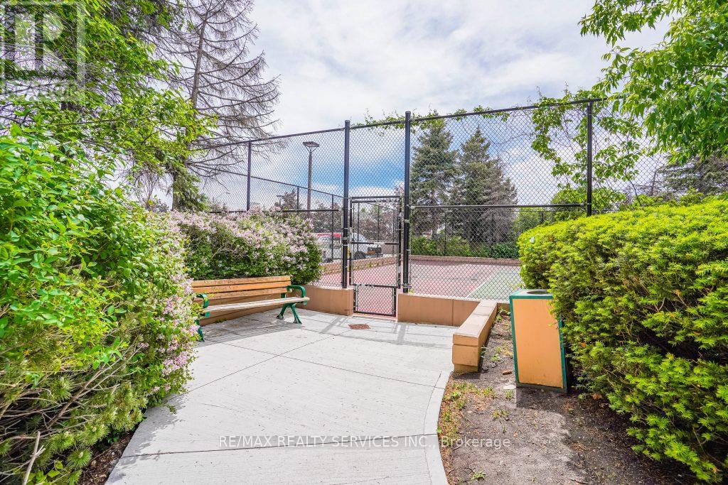 916 - 135 Hillcrest Avenue, Mississauga, Ontario  L5B 4B1 - Photo 22 - W12652042