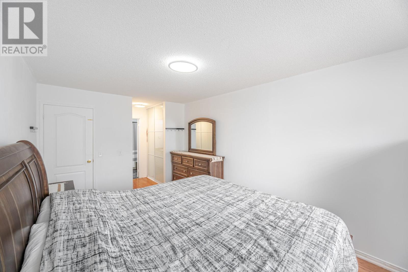 30 - 833 Scollard Court, Mississauga, Ontario  L5V 2B4 - Photo 19 - W12652060