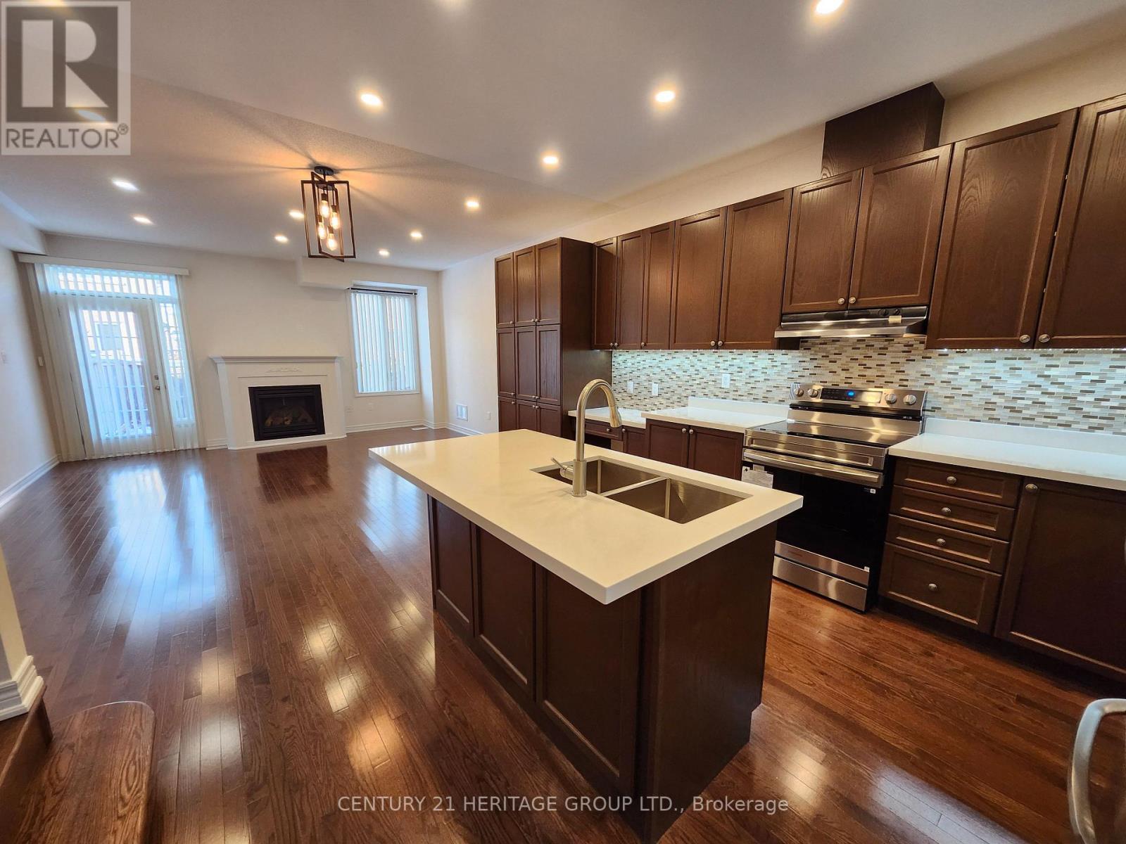 13 Mclaughlin Avenue, Milton, Ontario  L9T 8K2 - Photo 10 - W12652074