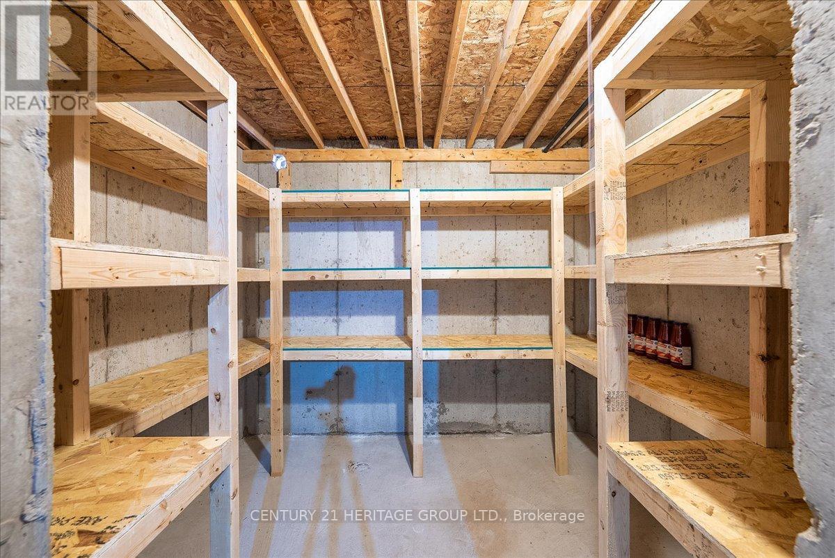 13 Mclaughlin Avenue, Milton, Ontario  L9T 8K2 - Photo 41 - W12652074