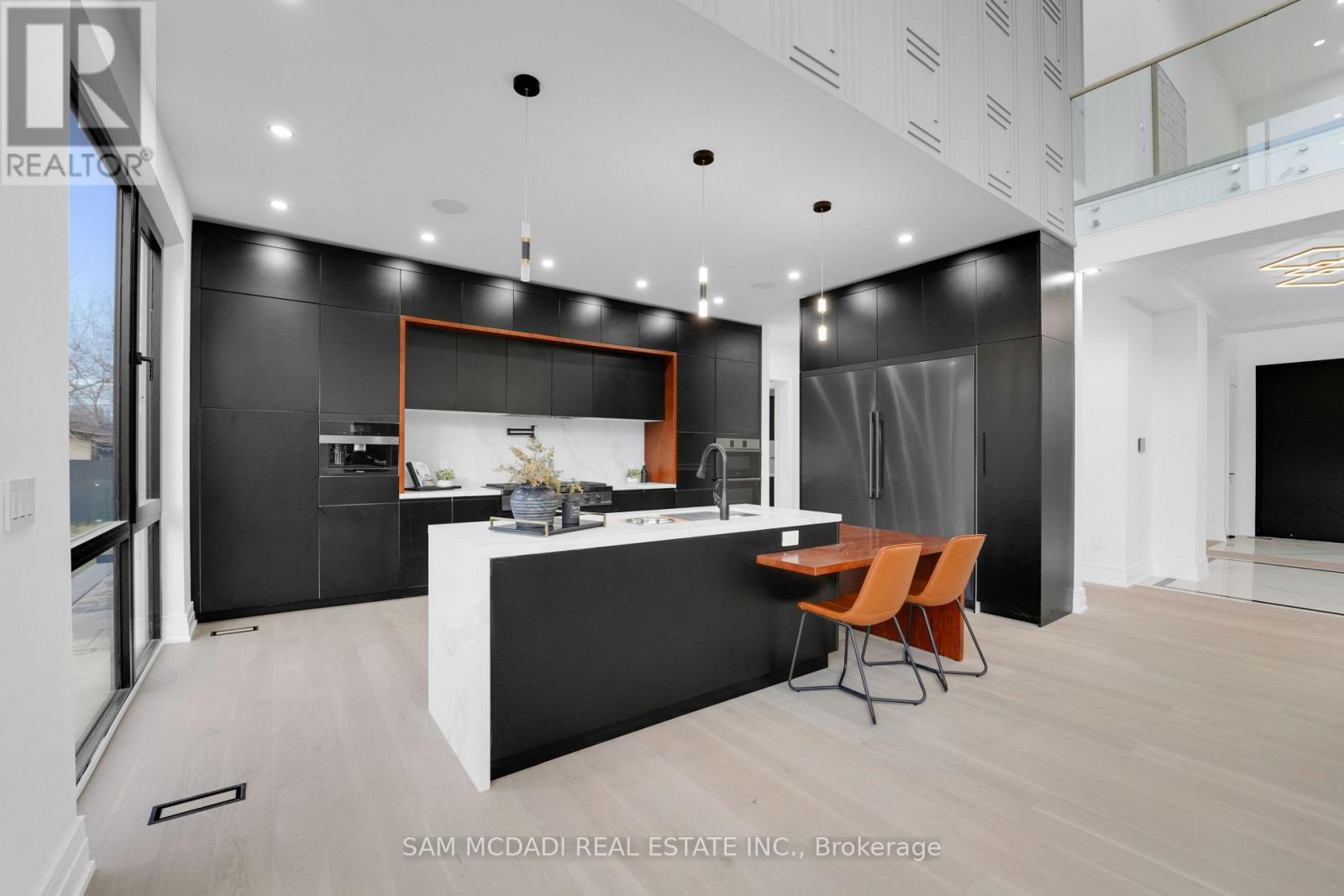 468 Saville Crescent, Oakville, Ontario  L6L 3V1 - Photo 10 - W12652076