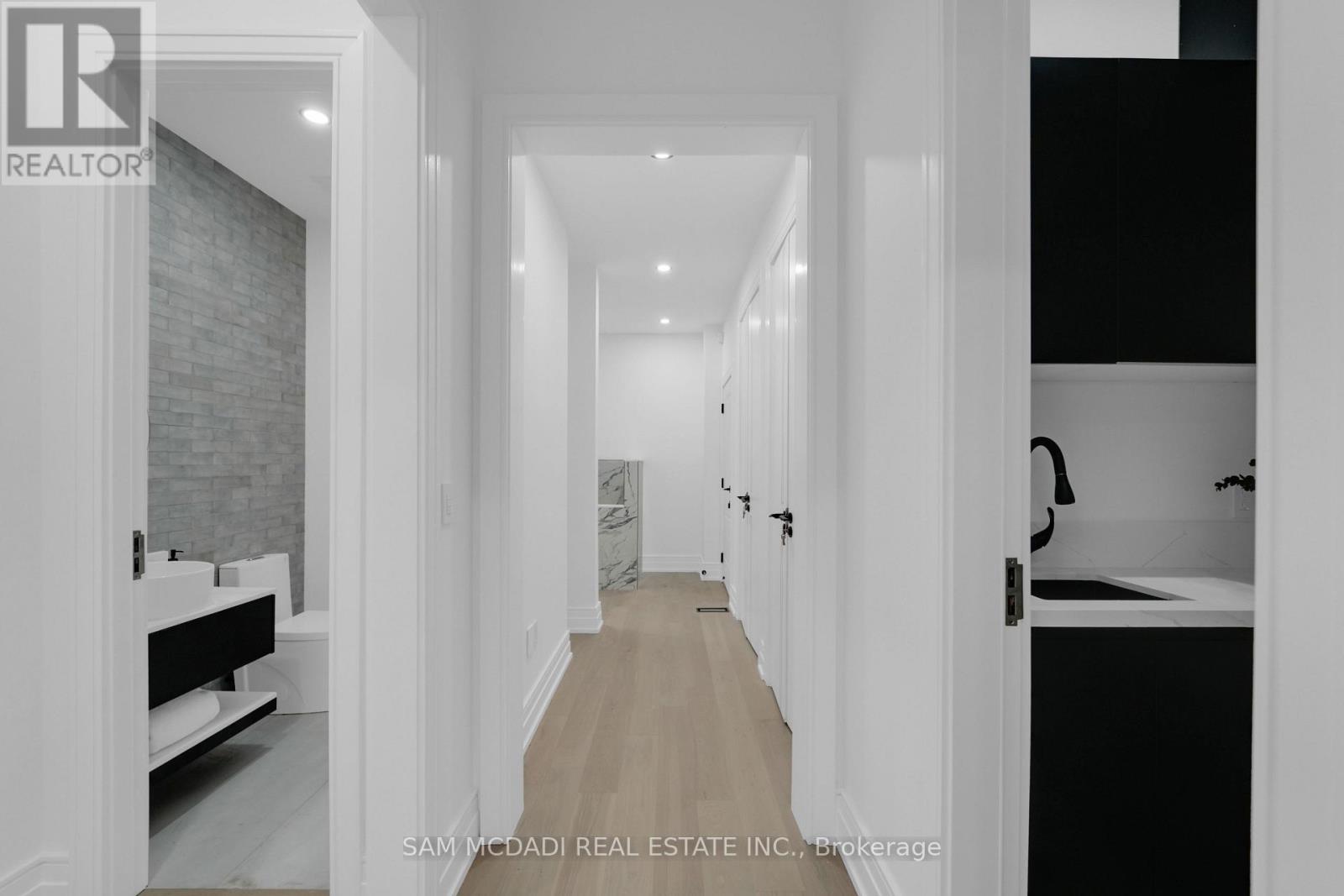 468 Saville Crescent, Oakville, Ontario  L6L 3V1 - Photo 14 - W12652076