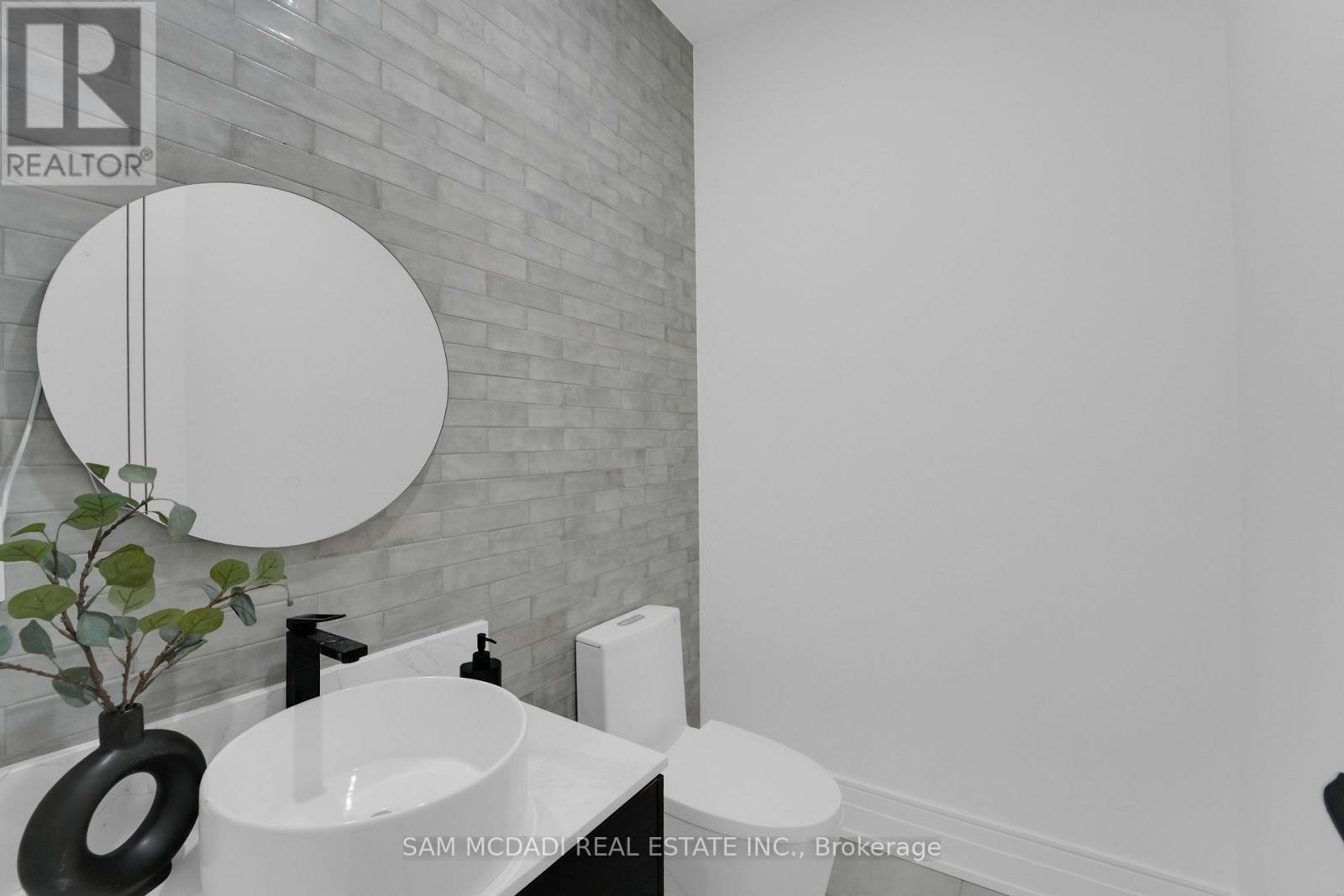 468 Saville Crescent, Oakville, Ontario  L6L 3V1 - Photo 16 - W12652076