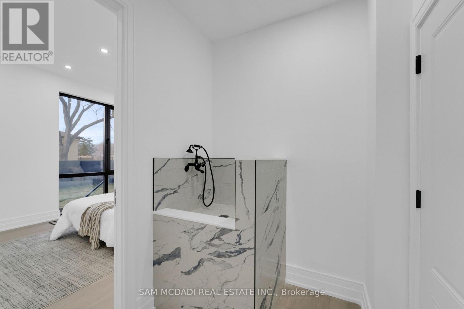 468 Saville Crescent, Oakville, Ontario  L6L 3V1 - Photo 18 - W12652076