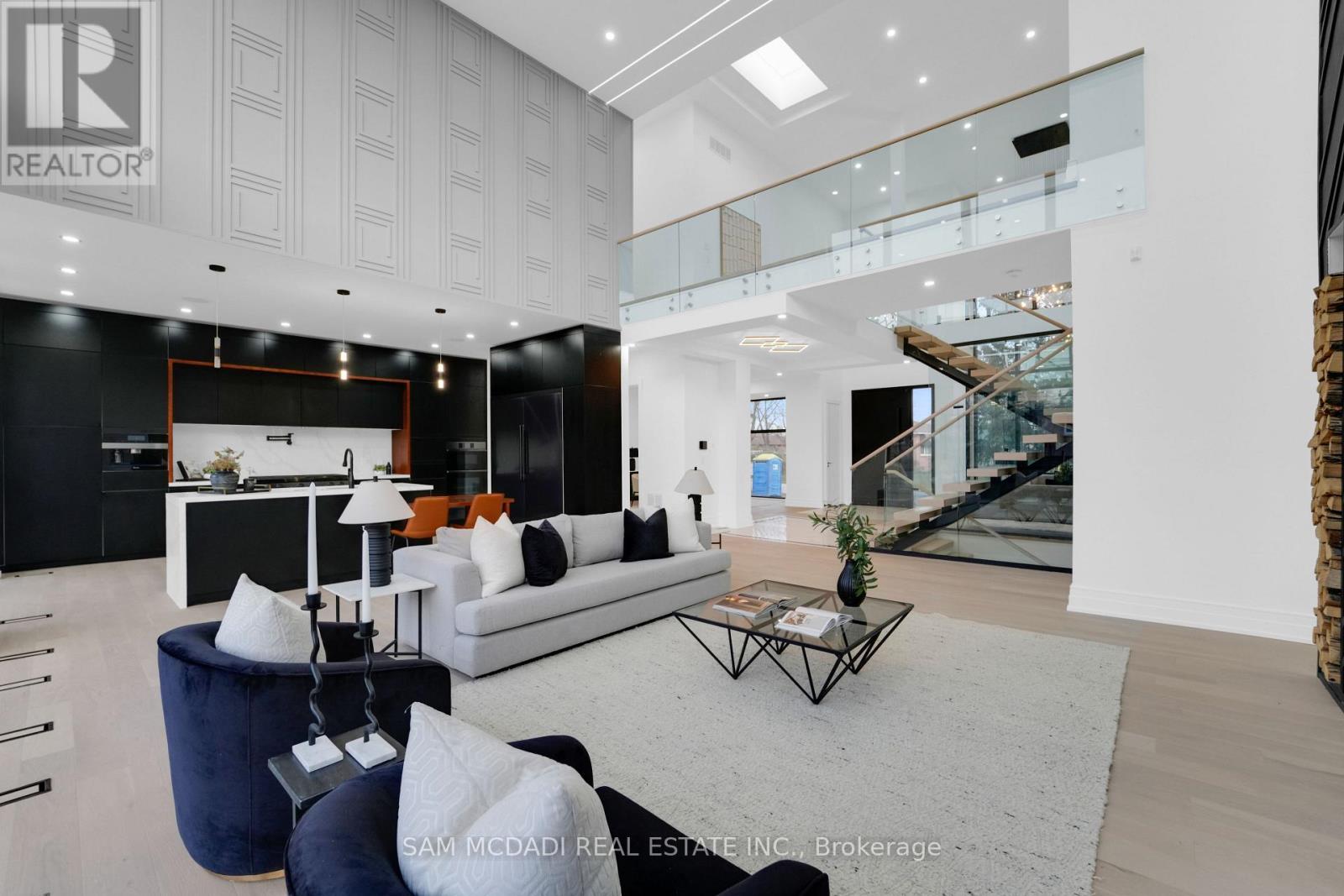 468 Saville Crescent, Oakville, Ontario  L6L 3V1 - Photo 8 - W12652076