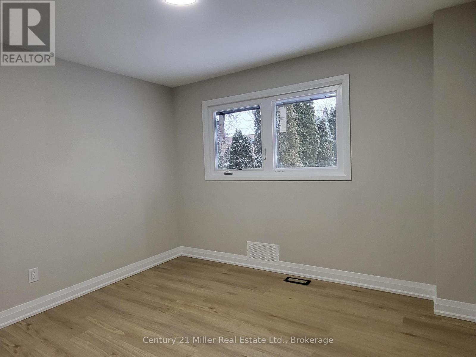Upper Level - 19 Masterson Drive, St. Catharines, Ontario  L2T 3N9 - Photo 11 - X12652086