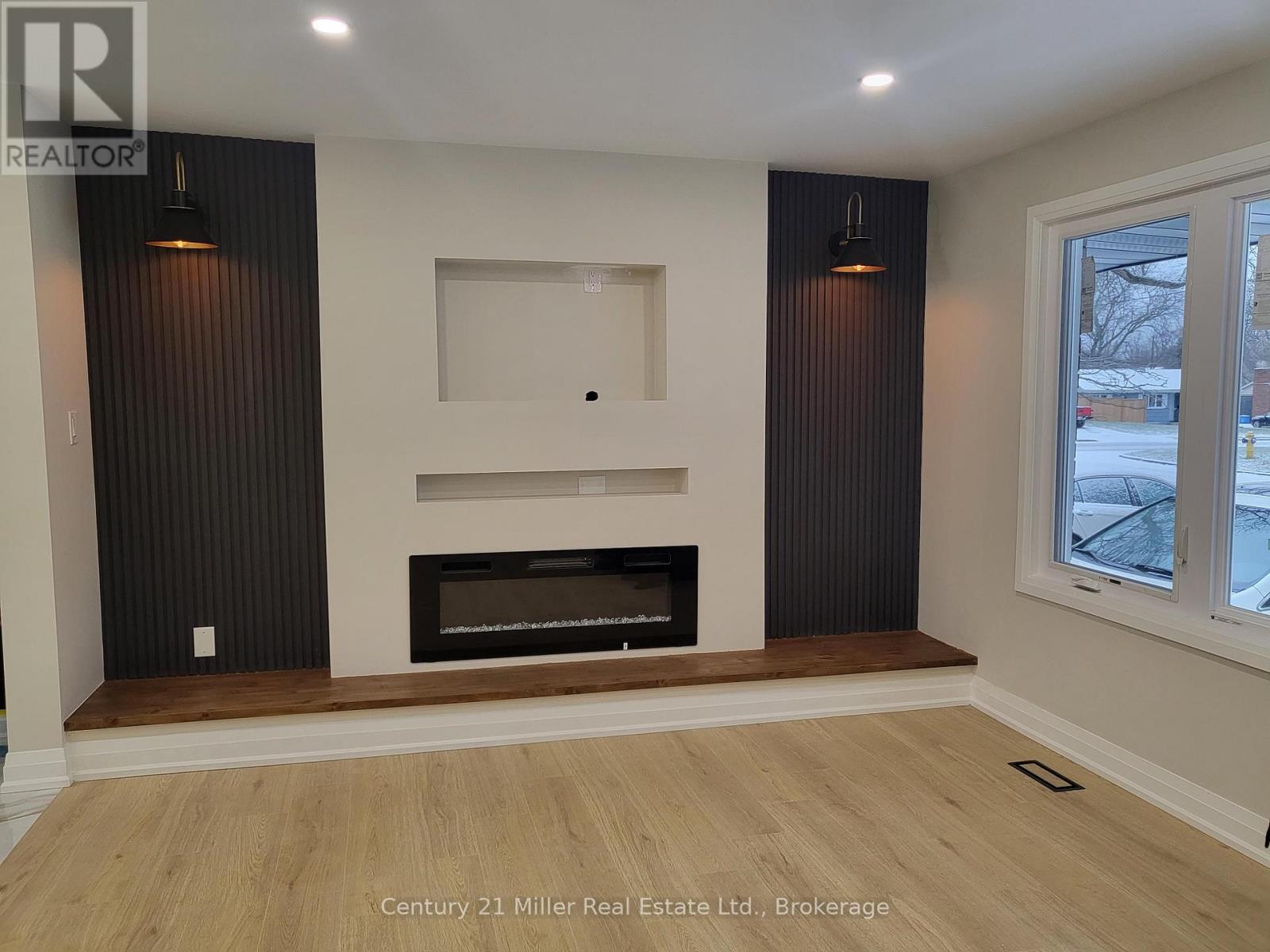 Upper Level - 19 Masterson Drive, St. Catharines, Ontario  L2T 3N9 - Photo 2 - X12652086
