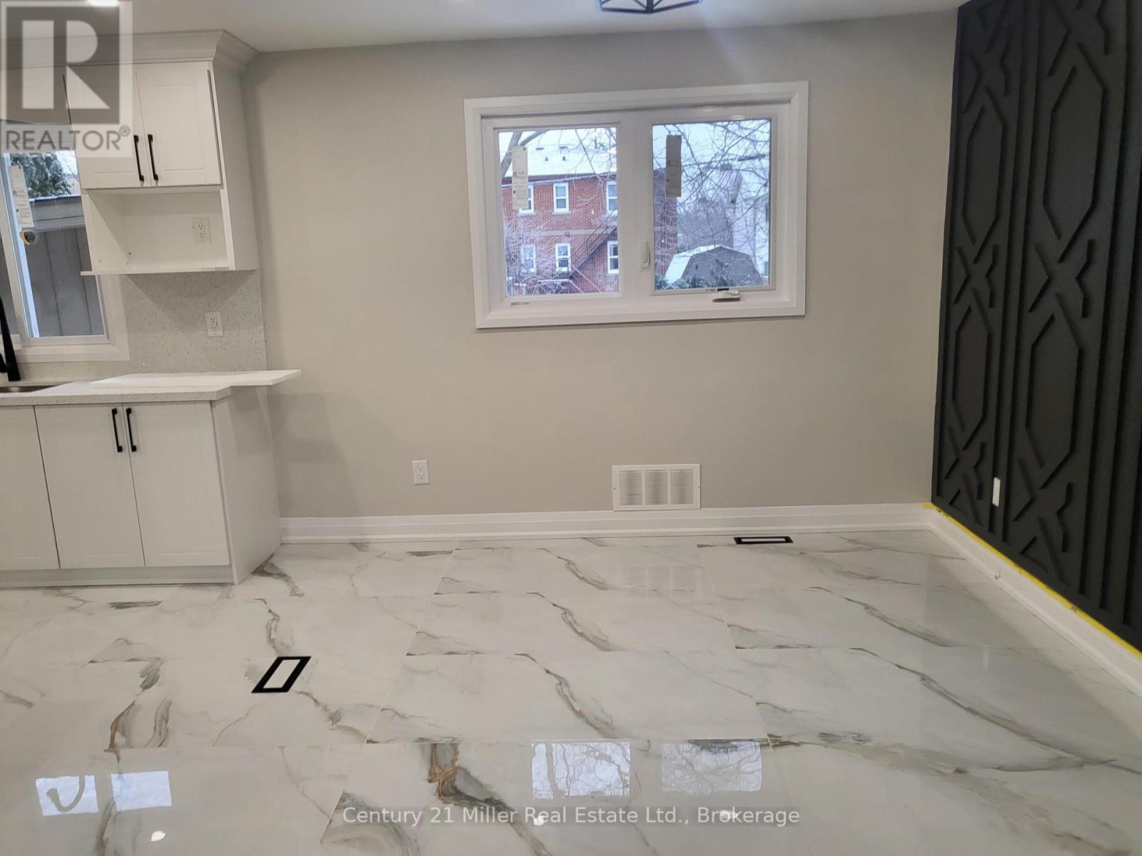 Upper Level - 19 Masterson Drive, St. Catharines, Ontario  L2T 3N9 - Photo 4 - X12652086