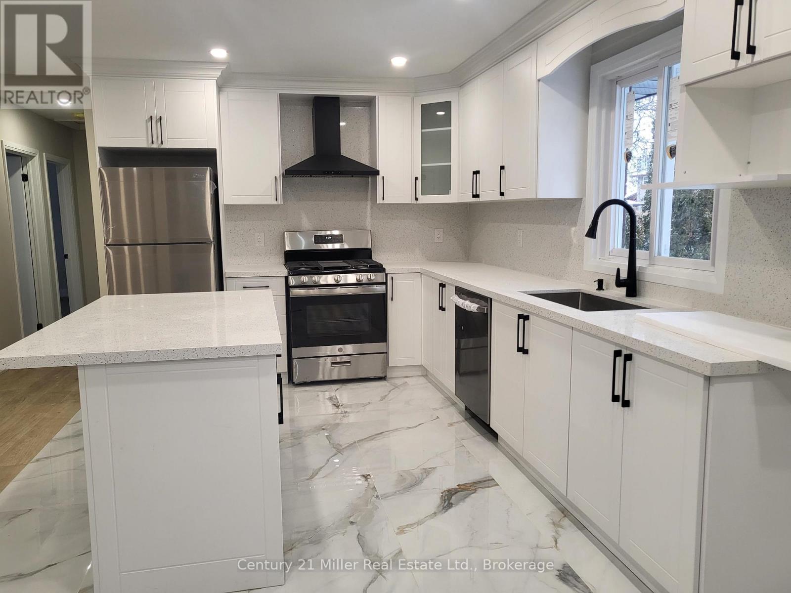 Upper Level - 19 Masterson Drive, St. Catharines, Ontario  L2T 3N9 - Photo 5 - X12652086