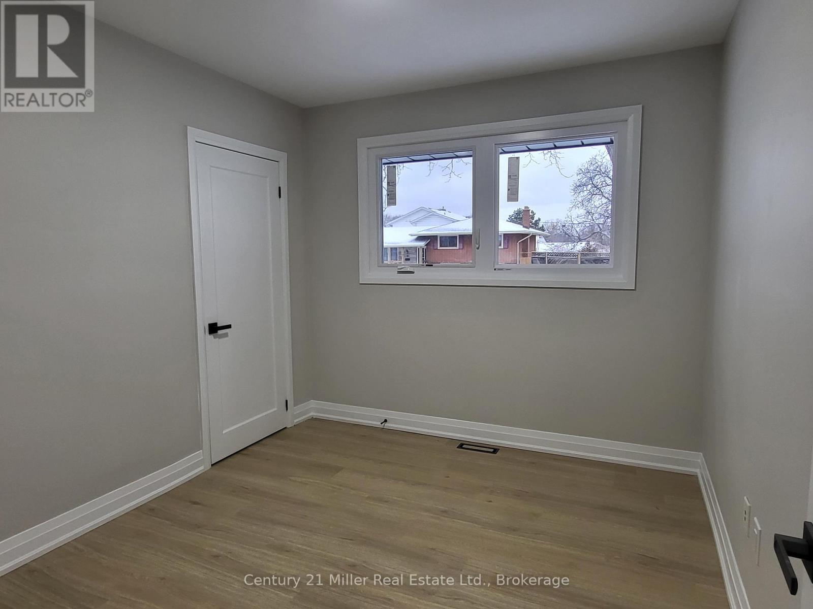 Upper Level - 19 Masterson Drive, St. Catharines, Ontario  L2T 3N9 - Photo 9 - X12652086